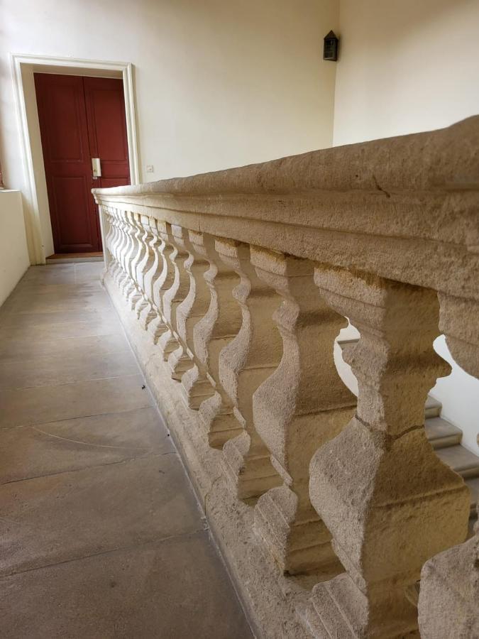 Uzes, Au Coeur Du Centre Medieval La Boussole D'Uzes, Appartement De Caractere Du XVII -Eme Siecle エクステリア 写真